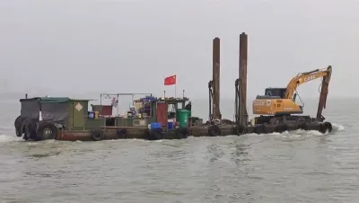 Backhoe Dredger